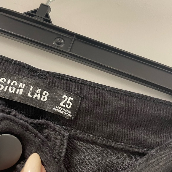 3/$20 Design Lab - Classic Jeggings - Picture 2 of 4